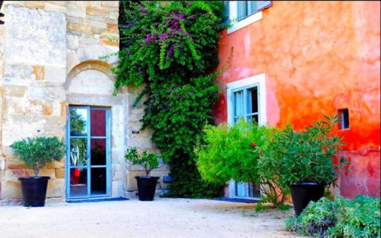 Domaine Sainte Colombe Saint-Gilles (Gard) Exterior photo